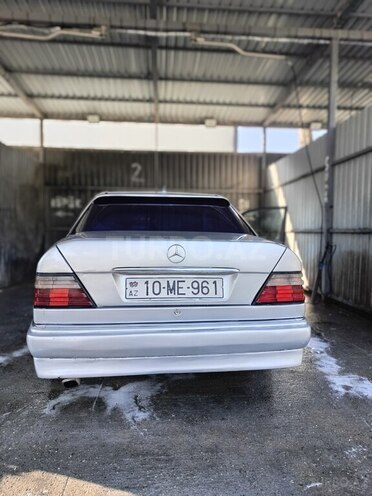 Mercedes E 220 1993, 327,562 km - 2.2 l - Mingəçevir