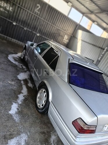 Mercedes E 220 1993, 327,562 km - 2.2 l - Mingəçevir