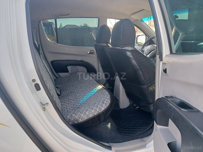Mitsubishi L200 2012, 218,423 km - 2.5 l - Bakı