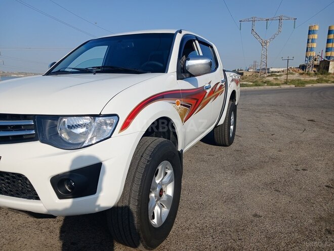 Mitsubishi L200 2012, 218,423 km - 2.5 l - Bakı