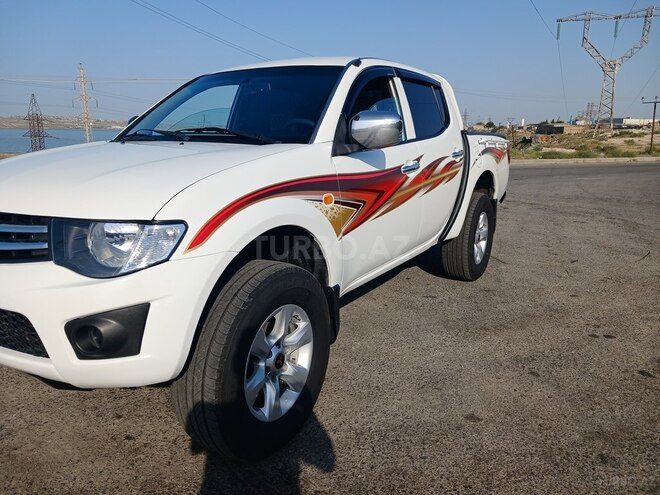 Mitsubishi L200 2012, 218,423 km - 2.5 l - Bakı