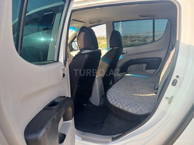 Mitsubishi L200 2012, 218,423 km - 2.5 l - Bakı