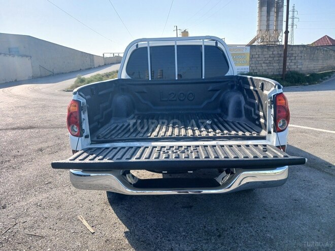 Mitsubishi L200 2012, 218,423 km - 2.5 l - Bakı