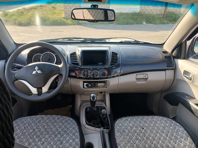 Mitsubishi L200 2012, 218,423 km - 2.5 l - Bakı