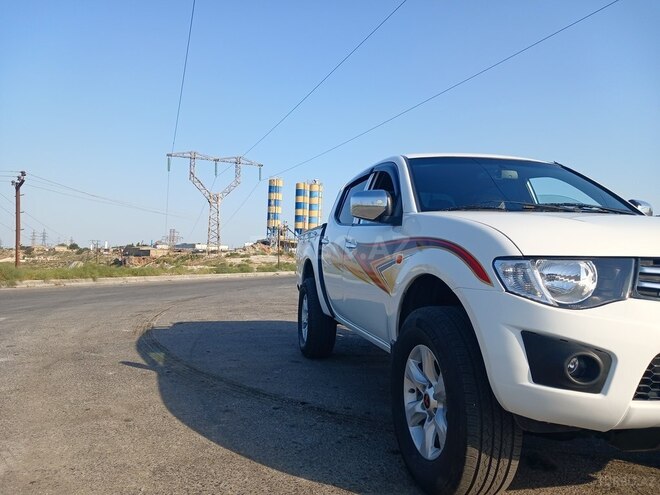 Mitsubishi L200 2012, 218,423 km - 2.5 l - Bakı