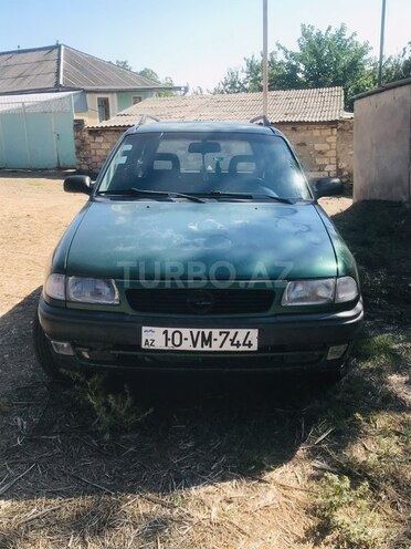 Opel Astra 1996, 355,000 km - 1.6 l - Qazax