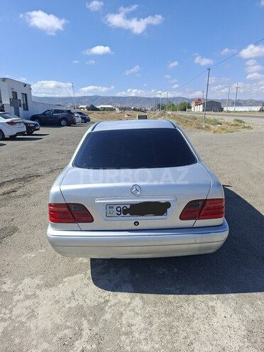 Mercedes E 240 1999, 420,000 km - 2.4 l - Şəmkir
