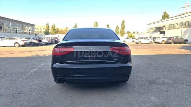 Audi A4 2014, 240,000 km - 1.8 л - Bakı