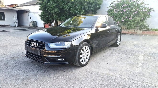 Audi A4 2014, 240,000 km - 1.8 л - Bakı