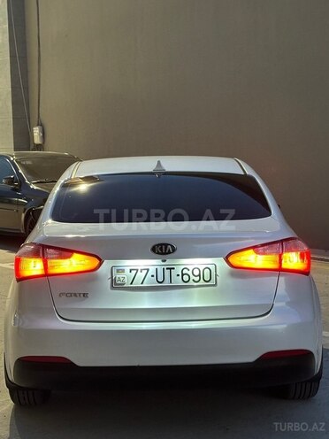 Kia Forte 2015, 262,645 km - 1.8 л - Salyan