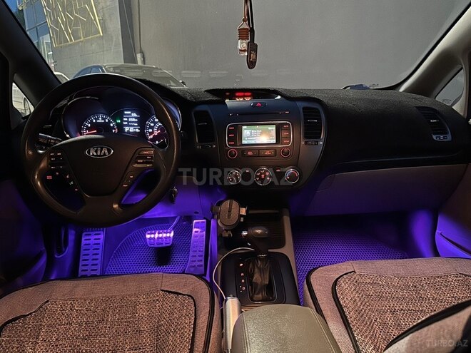 Kia Forte 2015, 262,645 km - 1.8 л - Salyan