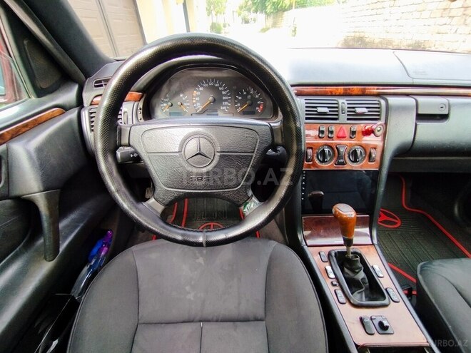 Mercedes E 200 1997, 362,000 km - 2.0 l - Bakı