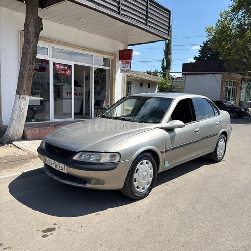 Opel Vectra 1995, 154,300 km - 2.0 л - Qazax