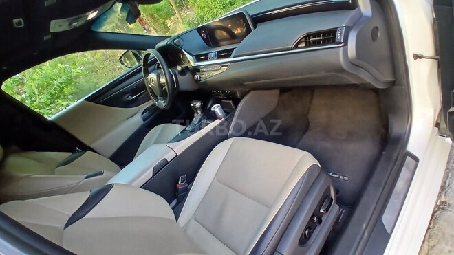 Lexus ES 250 2021, 135,000 km - 2.5 л - Bakı