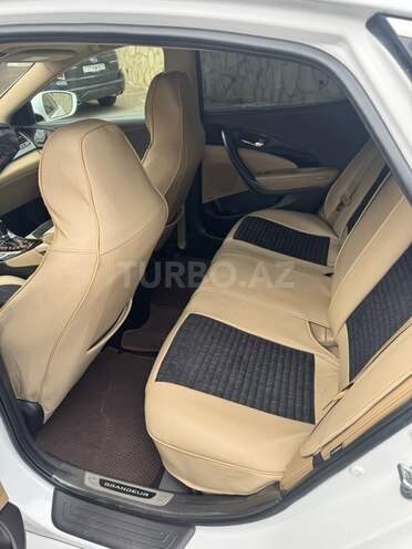 Hyundai Grandeur 2011, 220,340 km - 3.0 л - 