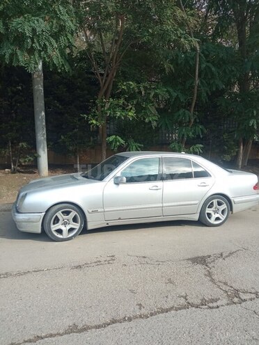 Mercedes E 240 1997, 241,420 km - 2.4 l - Bakı