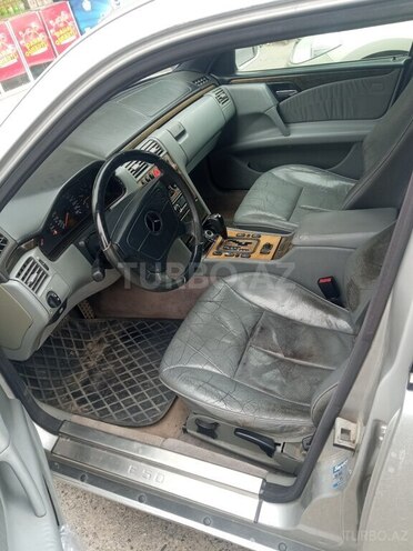 Mercedes E 240 1997, 241,420 km - 2.4 l - Bakı