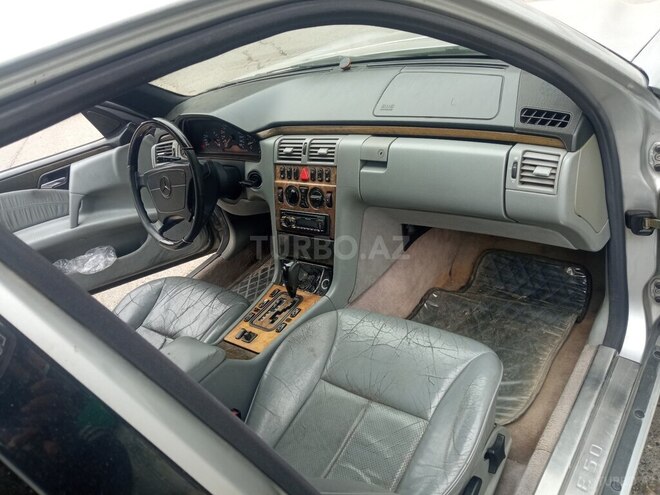 Mercedes E 240 1997, 241,420 km - 2.4 l - Bakı