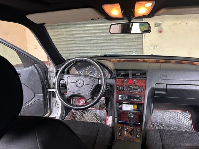 Mercedes C 180 1999, 401,110 km - 1.8 l - Biləsuvar