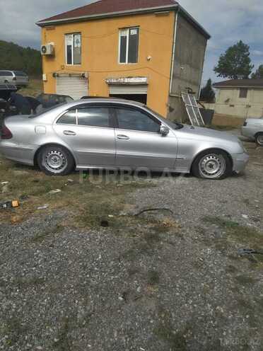 Mercedes E 270 2002, 300,000 km - 2.7 л - Şabran