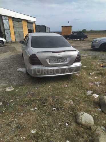 Mercedes E 270 2002, 300,000 km - 2.7 л - Şabran