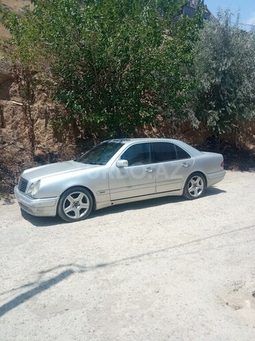 Mercedes E 240 1997, 241,420 km - 2.4 l - Bakı
