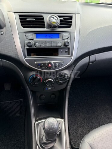 Hyundai Accent 2017, 75,100 km - 1.4 л - Bakı
