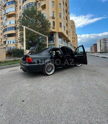 BMW 530 2001, 366,000 km - 3.0 l - Bakı