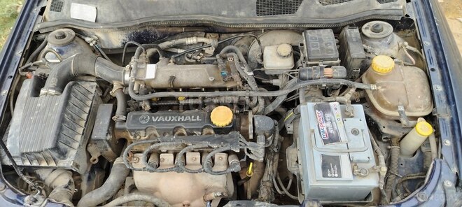 Opel Astra 2000, 400,000 km - 1.6 л - Salyan