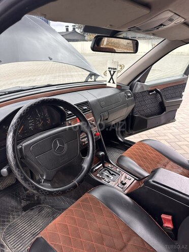 Mercedes C 180 1993, 255,000 km - 1.8 л - Masallı