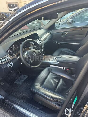 Mercedes E 250 2013, 295,000 km - 2.1 л - Bakı