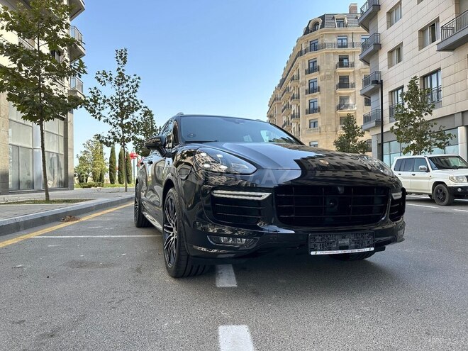 Porsche Cayenne Turbo S 2015, 99,000 km - 4.8 л - Bakı