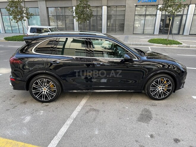 Porsche Cayenne Turbo S 2015, 99,000 km - 4.8 л - Bakı