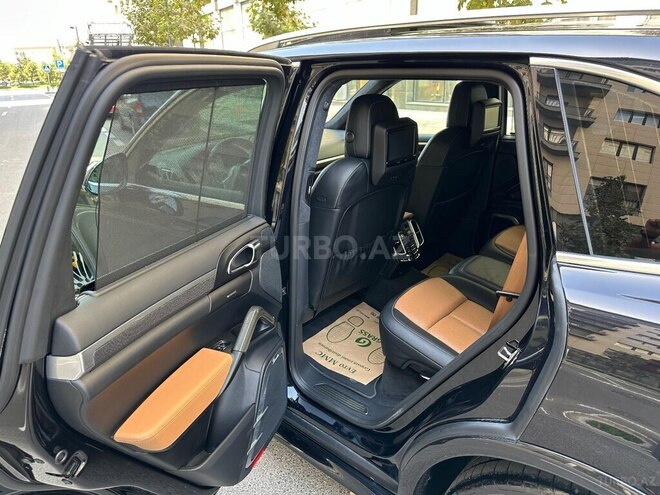 Porsche Cayenne Turbo S 2015, 99,000 km - 4.8 л - Bakı