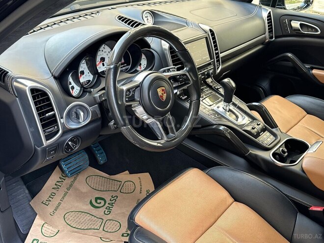 Porsche Cayenne Turbo S 2015, 99,000 km - 4.8 л - Bakı