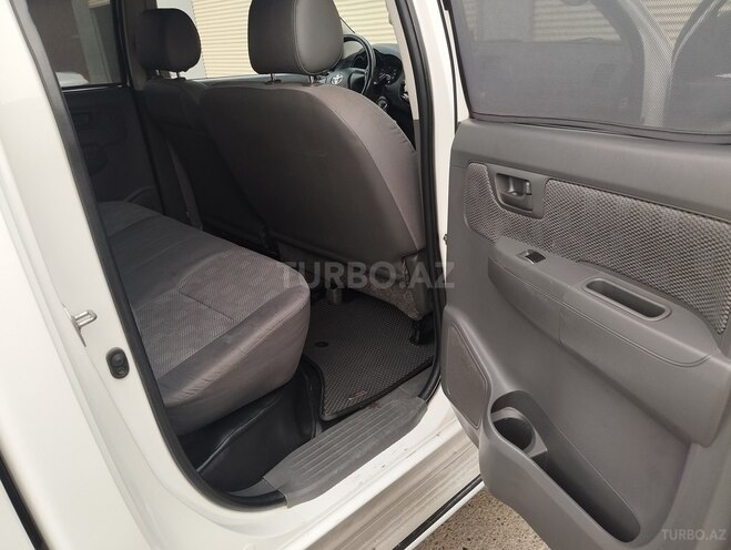 Toyota Hilux 2011, 225,600 km - 2.7 л - Masallı