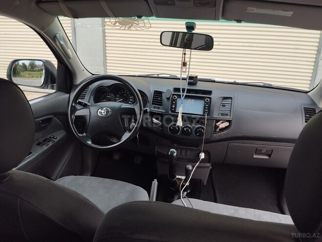 Toyota Hilux 2011, 225,600 km - 2.7 л - Masallı