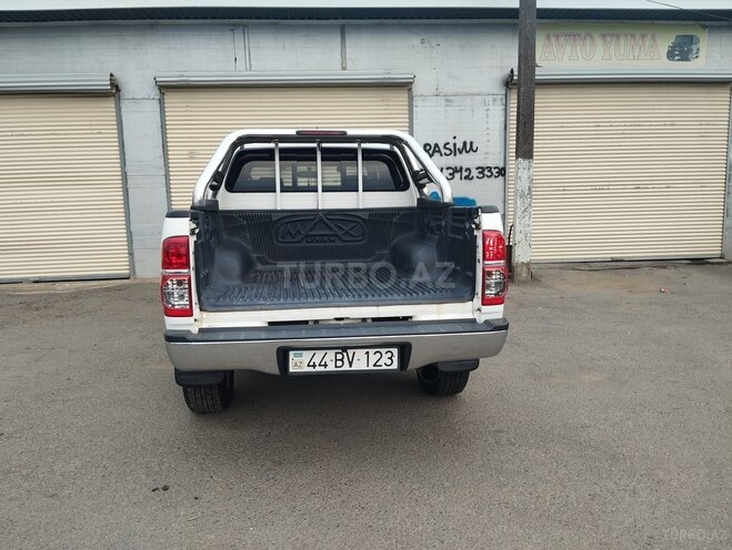 Toyota Hilux 2011, 225,600 km - 2.7 л - Masallı
