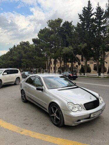 Mercedes C 220 2001, 380,000 km - 2.1 л - Sumqayıt
