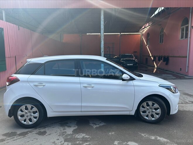 Hyundai i20 2016, 186,000 km - 1.1 л - Bakı