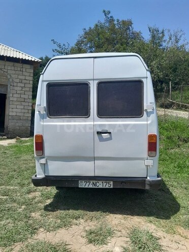 Mercedes 208 D 1993, 500,000 km - 2.3 л - Astara