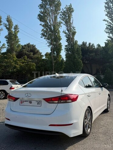 Hyundai Avante 2015, 330,000 km - 1.6 л - Bakı