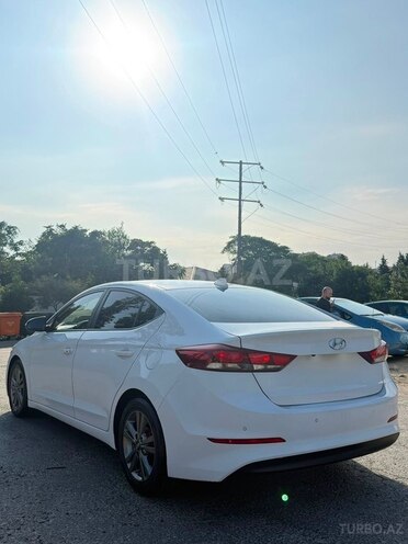 Hyundai Avante 2015, 330,000 km - 1.6 л - Bakı