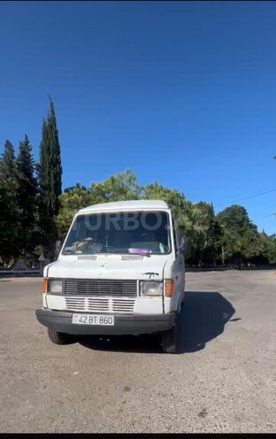 Mercedes 208 D 1993, 154,584 km - 2.3 л - Astara
