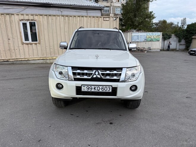 Mitsubishi Pajero 2011, 378,000 km - 3.5 л - Bakı