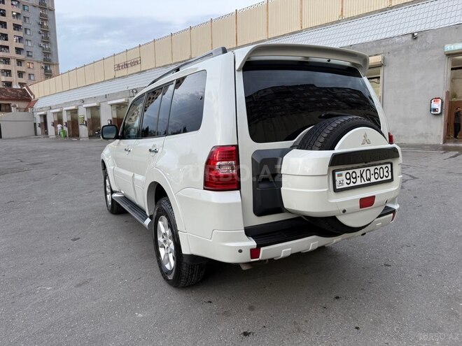 Mitsubishi Pajero 2011, 378,000 km - 3.5 л - Bakı