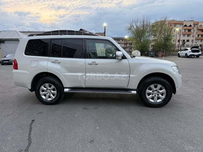 Mitsubishi Pajero 2011, 378,000 km - 3.5 л - Bakı
