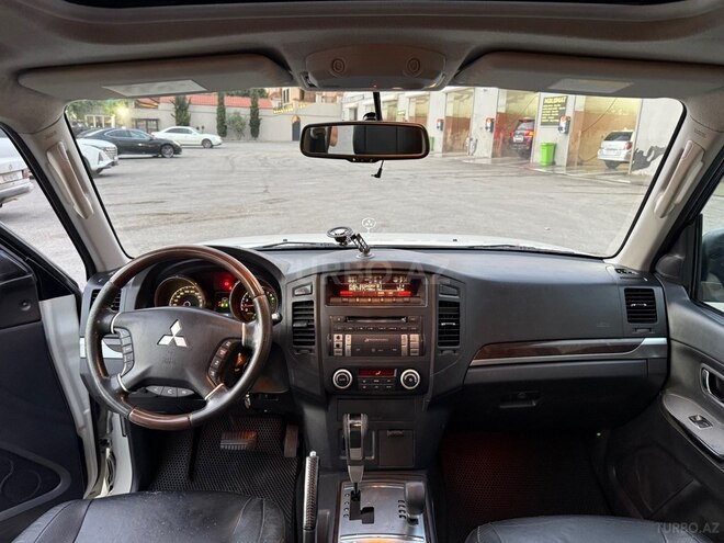 Mitsubishi Pajero 2011, 378,000 km - 3.5 л - Bakı