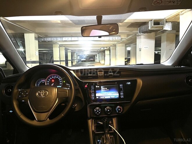 Toyota Corolla 2017, 153,500 km - 1.6 l - Bakı