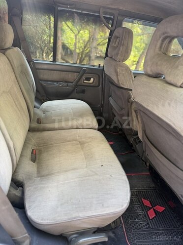 Mitsubishi Pajero 1995, 300,000 km - 2.8 l - Bakı
